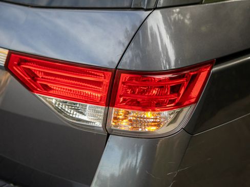 Used 2016 Honda Odyssey EX image 9