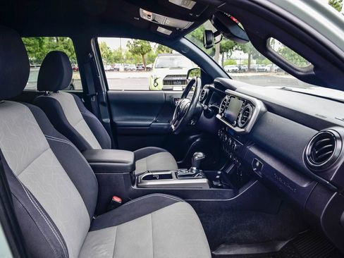 Certified 2022 Toyota Tacoma TRD Sport w/ Technology Package image 20