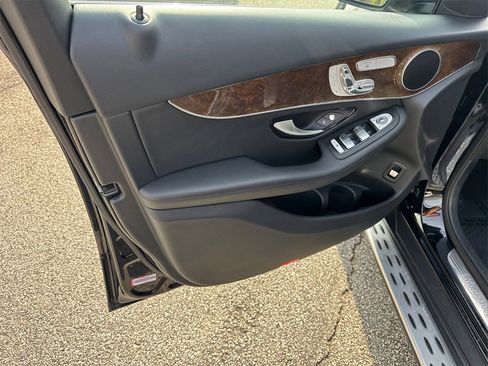 Used 2017 Mercedes-Benz GLC 300 image 10