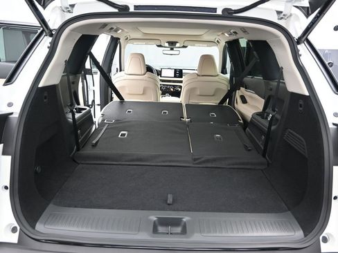 Certified 2025 INFINITI QX60 Luxe w/ Vision Package AWD/4WD image 26