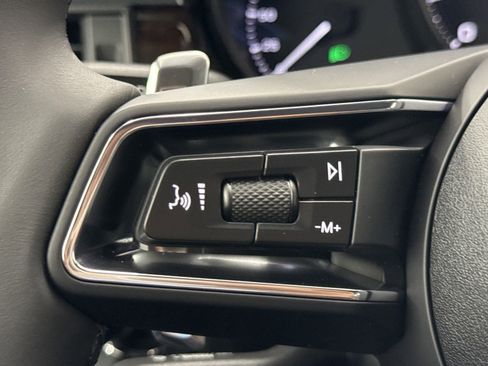 New 2025 Porsche Macan image 16