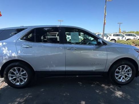 Used 2021 Chevrolet Equinox LT w/ Driver Convenience Package AWD/4WD image 3