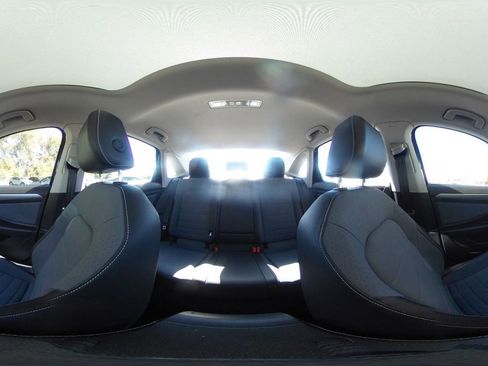 Used 2025 Volkswagen Jetta SE image 41