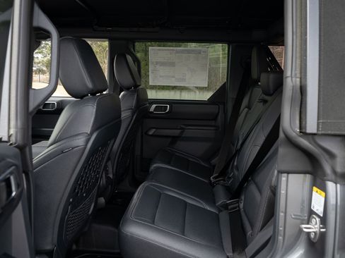 New 2026 Ford Bronco Badlands w/ Sasquatch Package AWD/4WD image 18