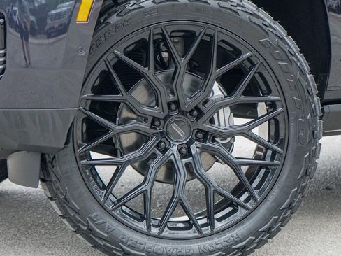 New 2026 GMC Yukon XL Denali w/ Denali Reserve Package image 2