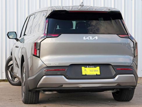 Used 2024 Kia EV9 Light Long Range image 5