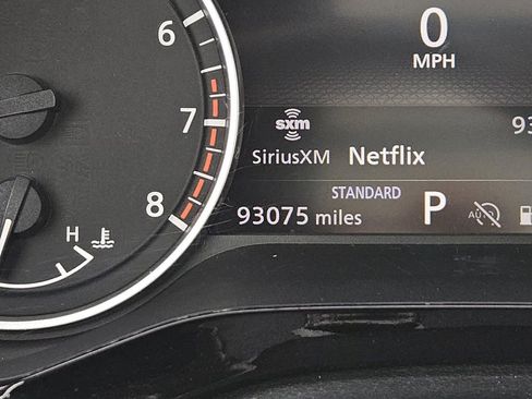 Used 2022 Nissan Pathfinder SV w/ SV Premium Package image 21