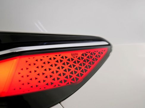 Used 2023 BMW i7 xDrive60 w/ Executive Package 2 image 72