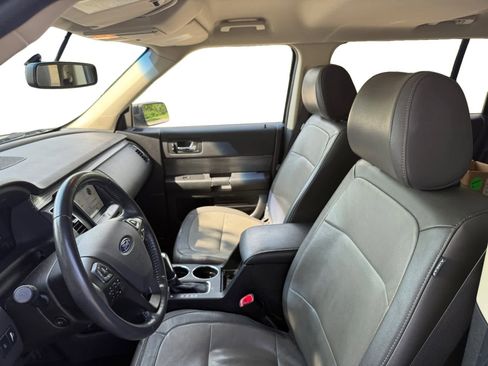 Used 2018 Ford Flex SEL w/ Equipment Group 202A FWD image 11