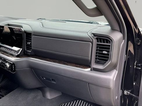 Used 2025 GMC Sierra 1500 Elevation w/ X31 Off-Road Package AWD/4WD image 17