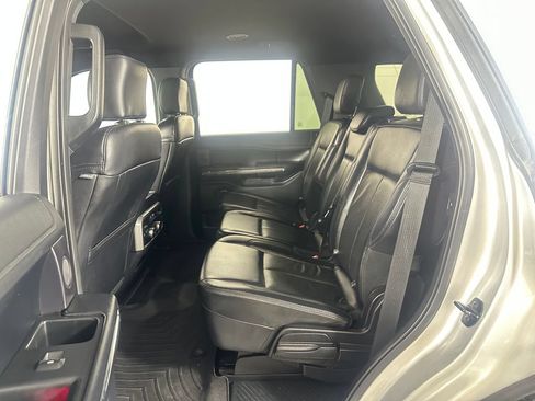 Used 2019 Ford Expedition XLT w/ Equipment Group 202A RWD image 22