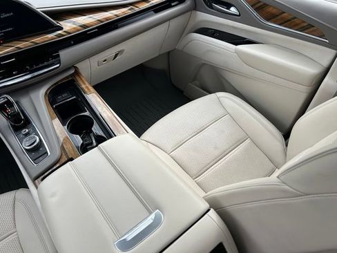 Used 2023 Cadillac Escalade Sport Platinum w/ LPO, ONYX Package image 16