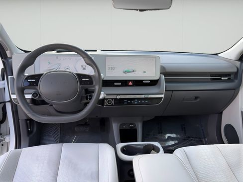 Used 2024 Hyundai Ioniq 5 Limited image 19