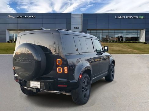 Used 2026 Land Rover Defender 110 X-Dynamic SE image 3