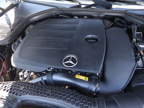 Certified 2021 Mercedes-Benz C 300 4MATIC Sedan image 40