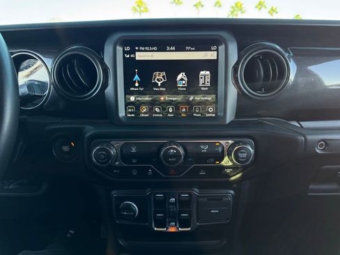 Used 2022 Jeep Wrangler Unlimited Sport image 9