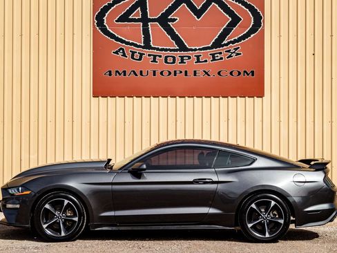 Used 2018 Ford Mustang Coupe image 7