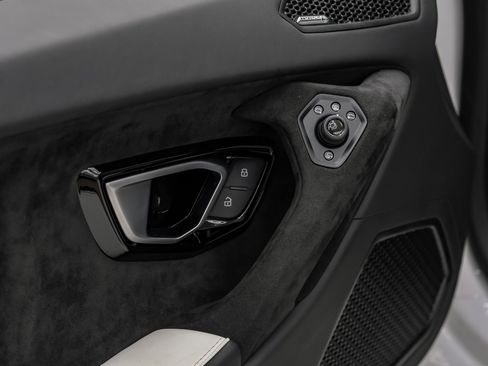 Used 2023 Lamborghini Huracan Tecnica image 60