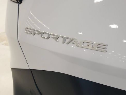 Used 2026 Kia Sportage LX FWD image 7