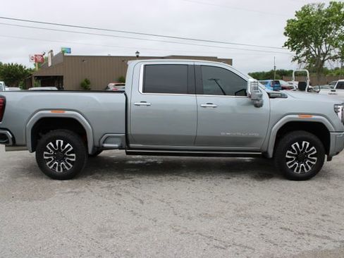 Used 2024 GMC Sierra 2500 Denali Ultimate w/ Max Trailering Package AWD/4WD image 4