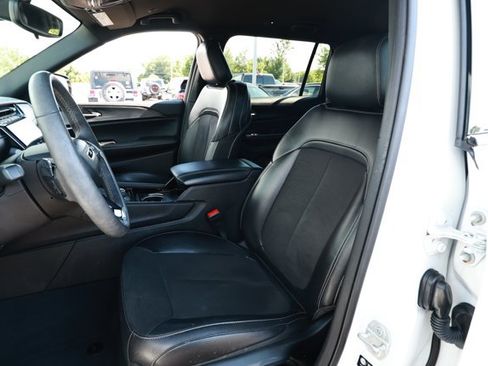 Used 2023 Jeep Grand Cherokee L Laredo AWD/4WD image 24