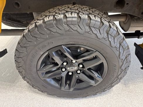 Used 2021 Chevrolet Silverado 1500 Custom Trail Boss w/ LPO, Dark Essentials Package image 7