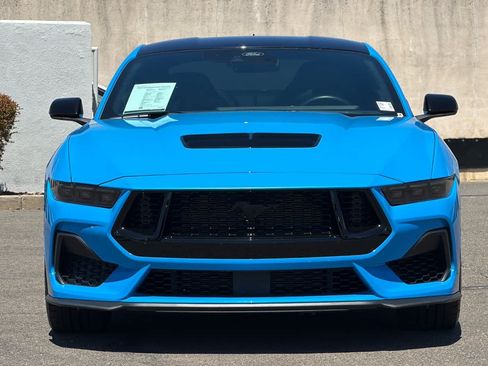Used 2025 Ford Mustang GT Premium w/ GT Performance Package RWD image 9
