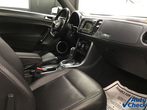Used 2019 Volkswagen Beetle 2.0T S image 37