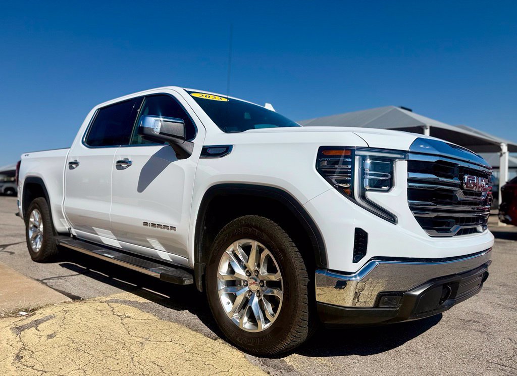 Used 2023 GMC Sierra 1500 SLT AWD/4WD image 3