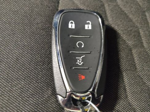 Used 2020 Chevrolet Equinox LT FWD image 32