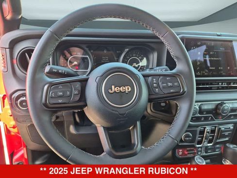 Used 2025 Jeep Wrangler Unlimited Rubicon AWD/4WD image 21