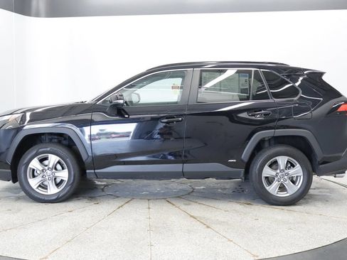 Used 2023 Toyota RAV4 XLE w/ Convenience Package AWD/4WD image 2