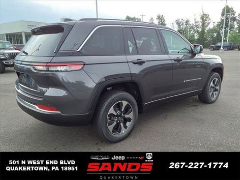 New 2023 Jeep Grand Cherokee 4WD 4xe w/ Luxury Tech Group II image 4