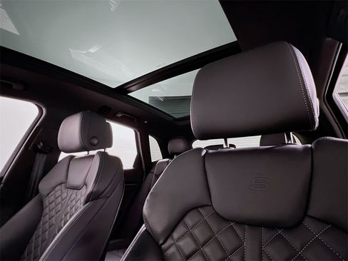Used 2022 Audi SQ5 Premium Plus w/ Premium Plus Package image 14
