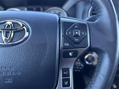 Used 2019 Toyota Tacoma Limited image 24