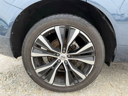 Used 2024 Volvo XC60 B5 Plus image 16