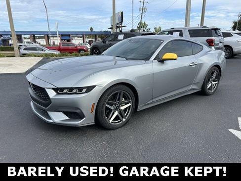 Used 2024 Ford Mustang Premium image 3