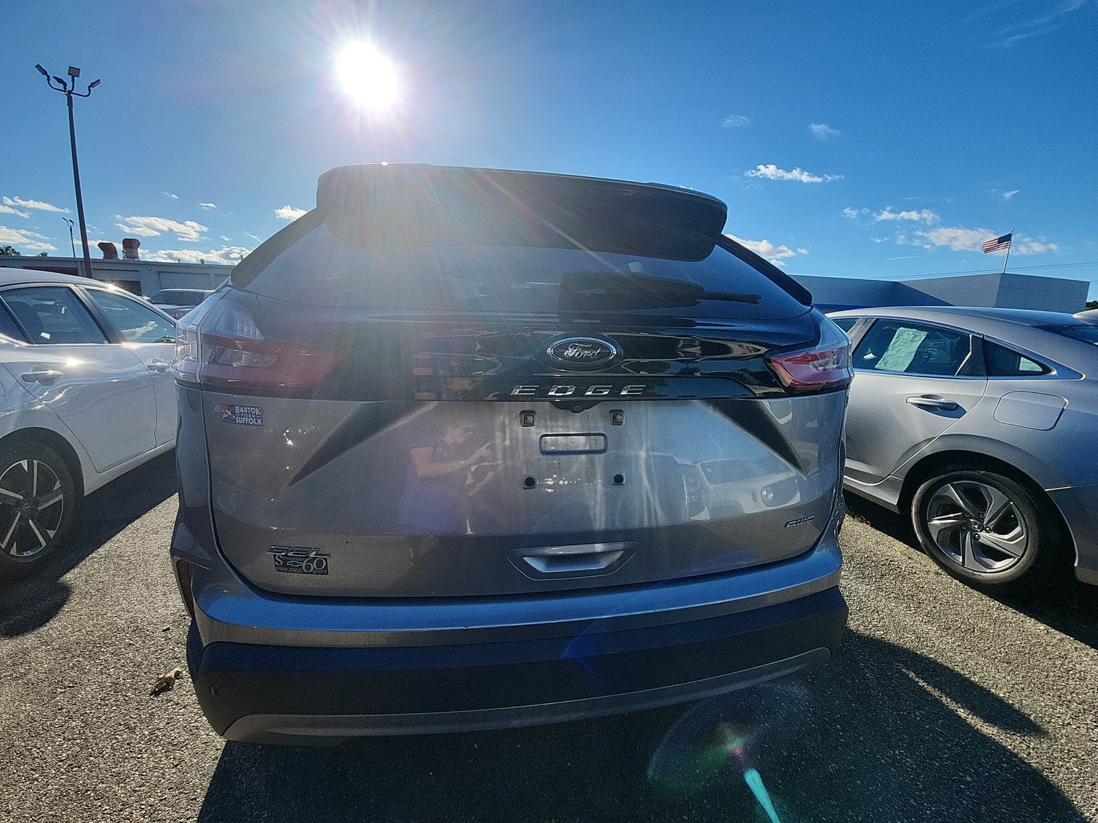 Used 2021 Ford Edge SEL w/ Convenience Package AWD/4WD image 3