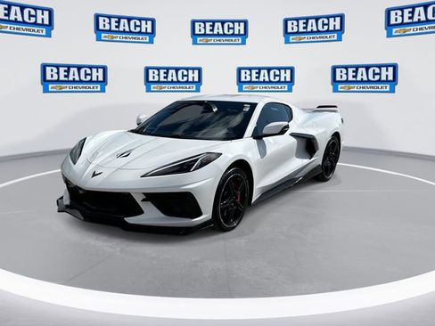 Used 2021 Chevrolet Corvette Stingray Preferred Cpe w/ Z51 Performance Package RWD image 4