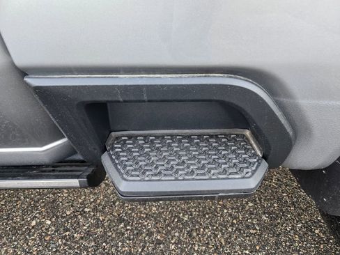 New 2025 GMC Sierra 2500 Denali w/ Denali Reserve Package image 13