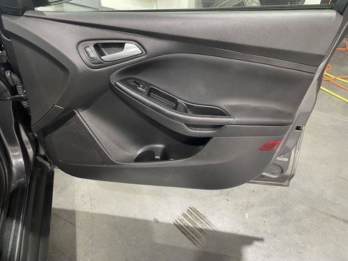 Used 2018 Ford Focus SE FWD image 24