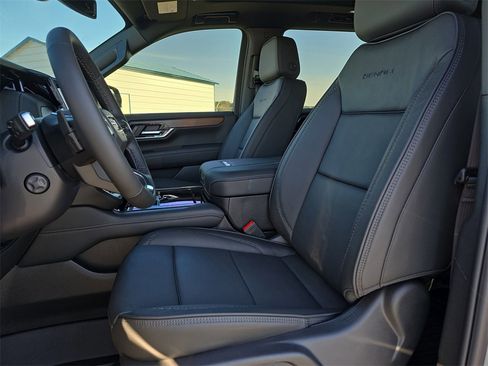 New 2026 GMC Yukon Denali w/ Sun & Power Step Package image 16