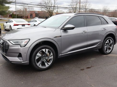 Used 2021 Audi e-tron Premium w/ Convenience Plus Package AWD/4WD image 2