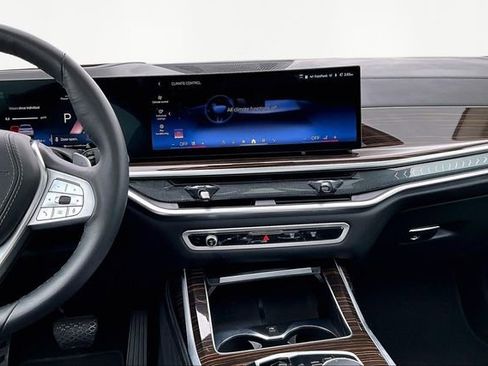 Used 2026 BMW X7 xDrive40i AWD/4WD image 6