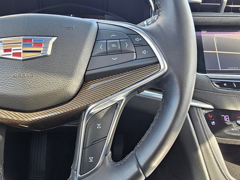 Used 2017 Cadillac XT5 Platinum w/ Driver Assist Package AWD/4WD image 25