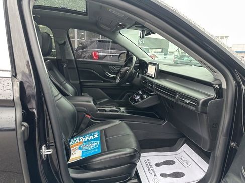 Used 2021 Lincoln Corsair AWD w/ Premium Package image 8