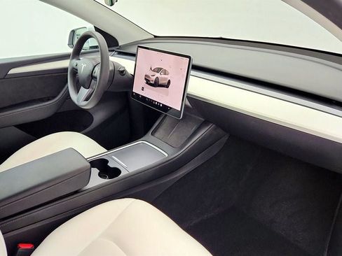 Used 2023 Tesla Model Y Long Range AWD/4WD image 27