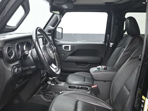 Used 2022 Jeep Gladiator Overland w/ Popular Equipment Package AWD/4WD image 6