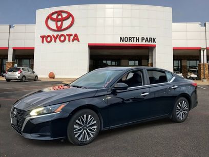 Used 2025 Nissan Altima 2.5 SV