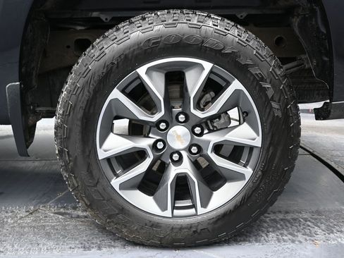 Used 2024 Chevrolet Silverado 1500 LT image 12